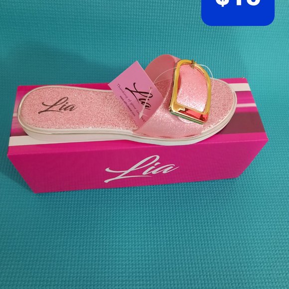 Women's shoes and sandals. - Picture 2 of 16